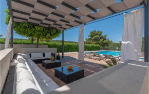 Stunning Home In Dubrava Kod Sibenika With Sauna